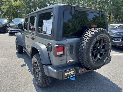 Used 2023 Jeep Wrangler Unlimited w/ 8.4" Radio Group AWD/4WD image 7