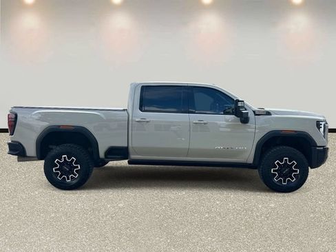 Used 2026 GMC Sierra 2500 AT4X AWD/4WD image 4