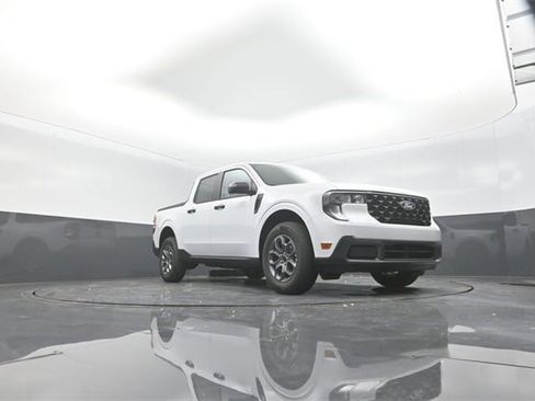 New 2025 Ford Maverick XLT image 17