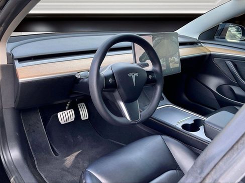 Used 2021 Tesla Model 3 Performance image 12