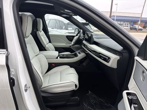 New 2026 Lincoln Aviator Black Label image 8