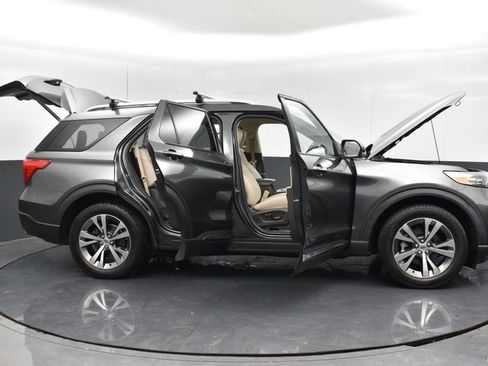 Used 2020 Ford Explorer Platinum w/ Premium Technology Package AWD/4WD image 36