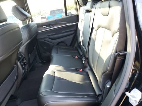 New 2025 Jeep Grand Cherokee Limited image 19