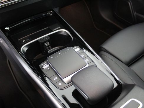 Used 2023 Mercedes-Benz GLB 250 image 17