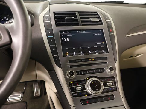 Used 2019 Lincoln MKZ Reserve w/ Reserve Plus Package FWD image 5