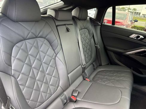 Used 2025 BMW X6 xDrive40i image 9