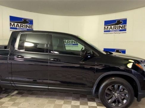 Used 2025 Honda Ridgeline Sport image 3