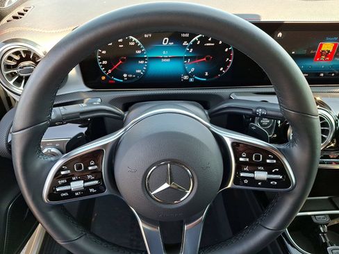 Used 2023 Mercedes-Benz CLA 250 4MATIC image 18