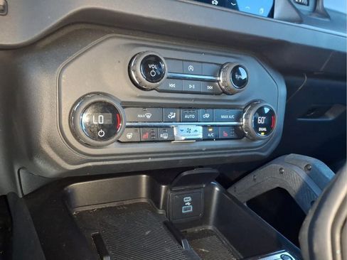 Used 2025 Ford Bronco Badlands AWD/4WD image 21