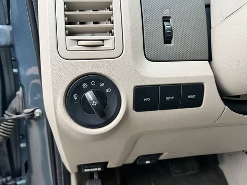 Used 2011 Ford Escape XLT w/ 202A Rapid Spec Order Code image 18