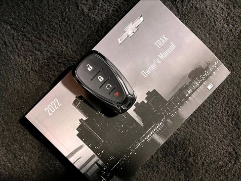 Used 2022 Chevrolet Trax LT w/ LT Convenience Package image 32