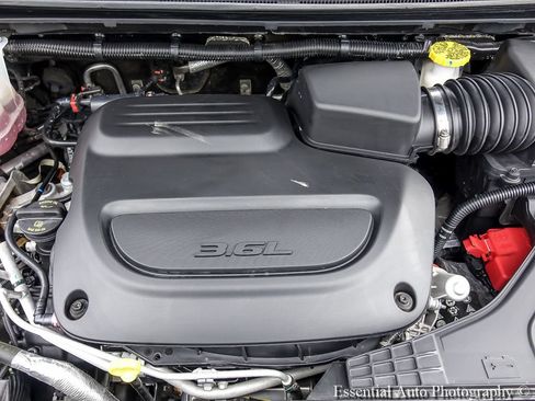 Used 2024 Chrysler Pacifica Limited FWD image 31