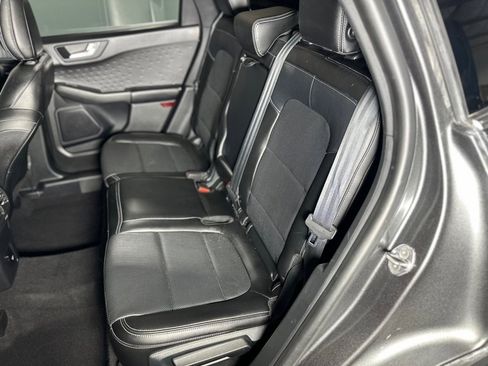 Used 2020 Ford Escape Titanium image 33