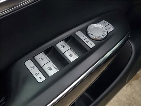 Used 2025 Genesis GV70 2.5T image 19