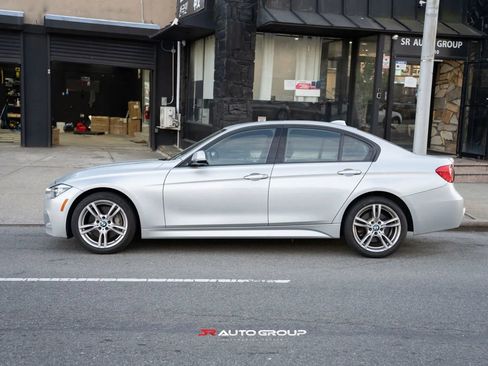 Used 2017 BMW 330i xDrive Sedan image 2