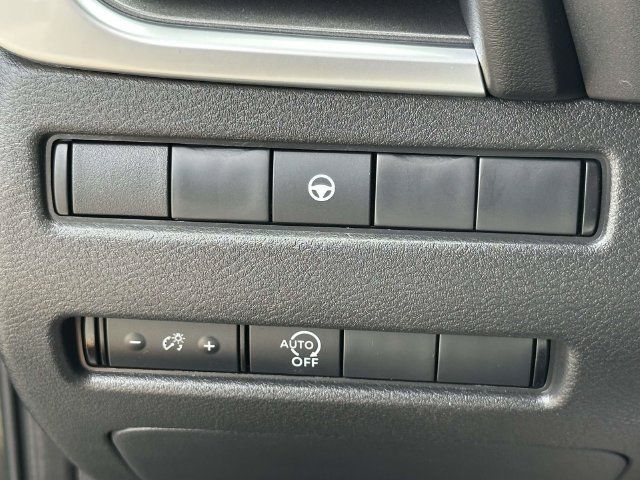 Used 2023 Nissan Rogue SV AWD/4WD image 14