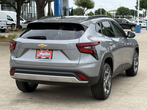 Certified 2025 Chevrolet Trax LT image 4