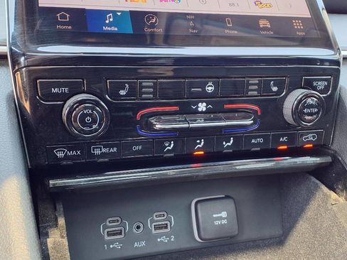 Used 2022 Jeep Grand Cherokee L Limited image 15