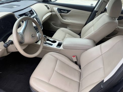 Used 2016 Nissan Altima 3.5 SL FWD image 17