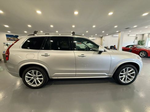 Used 2019 Volvo XC90 T5 Momentum FWD image 8