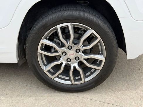 Used 2023 GMC Terrain Denali w/ Denali Premium Package image 30