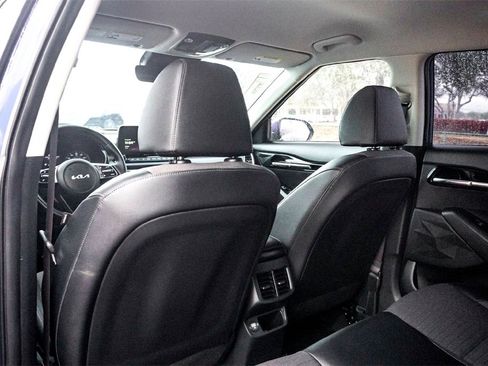 Used 2023 Kia Seltos S w/ Navigation Package image 28