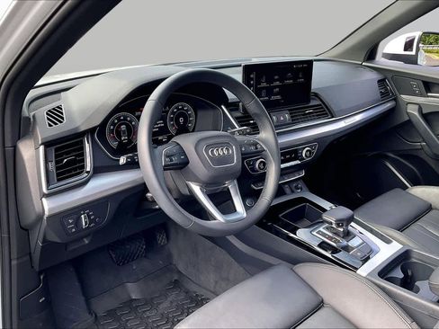 Used 2025 Audi Q5 2.0T Premium w/ Convenience Plus Package AWD/4WD image 17