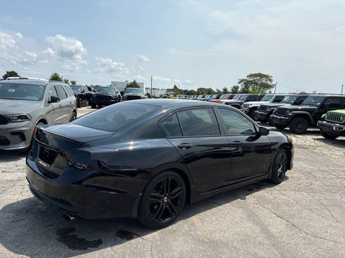 Used 2017 Honda Accord Sport image 5