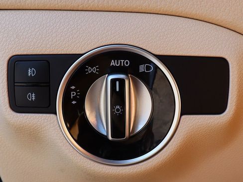 Used 2020 Mercedes-Benz GLA 250 image 40