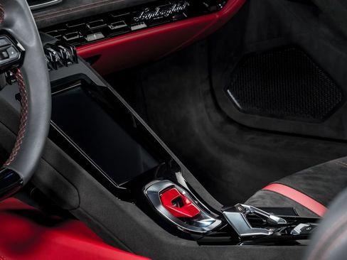 Used 2024 Lamborghini Huracan Tecnica RWD image 23