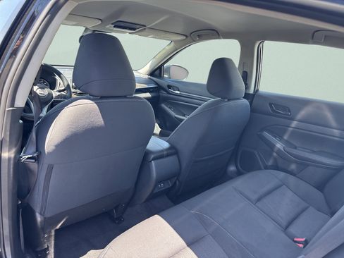 Used 2025 Nissan Altima 2.5 SV FWD image 17