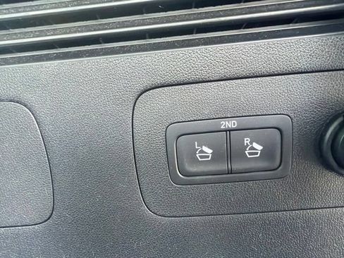 Used 2025 Kia Sorento SX FWD image 25