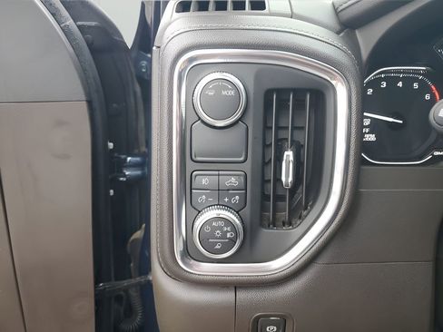 Used 2020 GMC Sierra 1500 SLT image 33