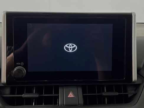 Used 2025 Toyota RAV4 LE image 27