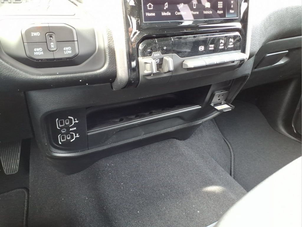 New 2026 RAM 2500 Tradesman AWD/4WD image 20