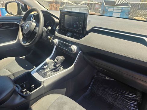 Used 2022 Toyota RAV4 LE AWD/4WD image 11