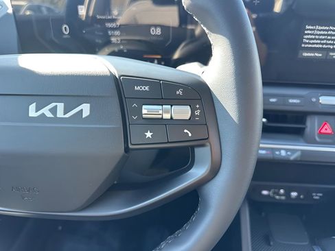 Used 2025 Kia K4 EX image 14