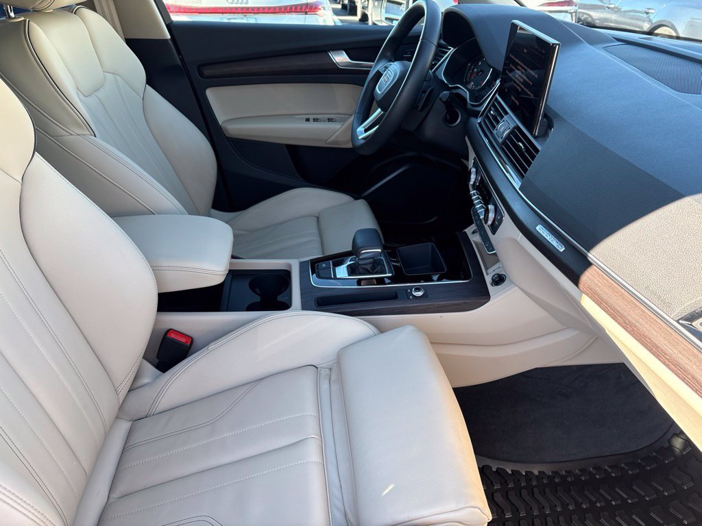 Used 2024 Audi Q5 2.0T Premium w/ Convenience Package AWD/4WD image 25