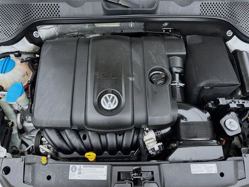 Used 2013 Volkswagen Beetle 2.5 image 28