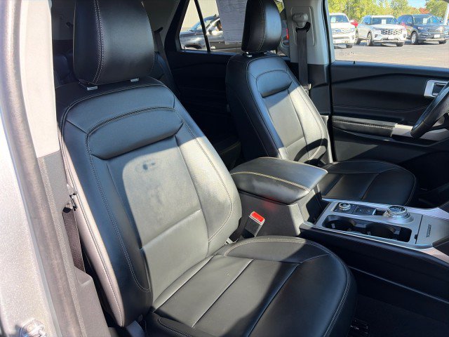 Used 2024 Ford Explorer XLT w/ Equipment Group 202A AWD/4WD image 20