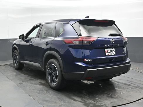 Used 2025 Nissan Rogue SV image 9