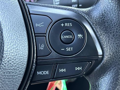 Used 2021 Toyota RAV4 LE AWD/4WD image 27