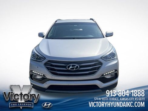 Used 2017 Hyundai Santa Fe Sport FWD image 2