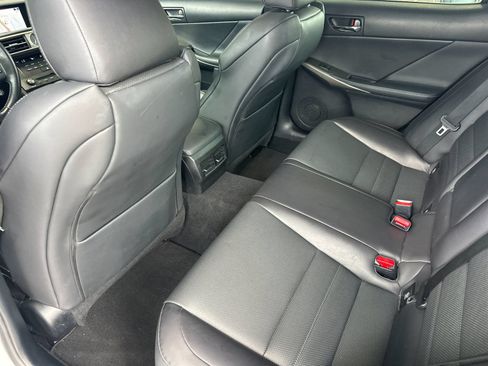 Used 2016 Lexus IS 200t w/ F Sport Package RWD image 11