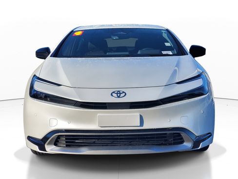 Used 2024 Toyota Prius Prime XSE Premium image 2