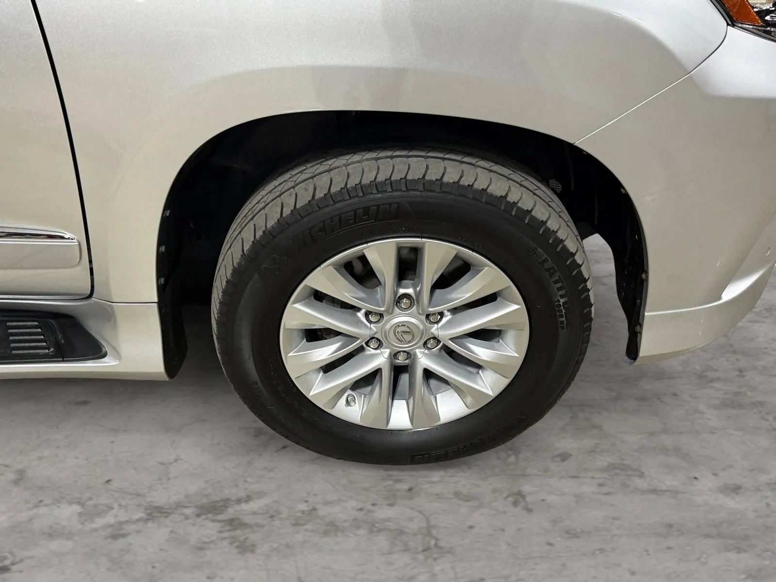 Used 2019 Lexus GX 460 Premium AWD/4WD image 46