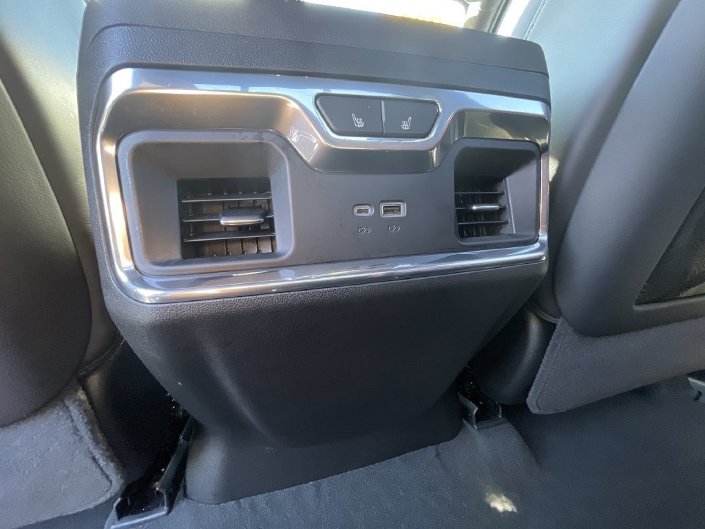 Used 2026 GMC Sierra 3500 Denali Ultimate AWD/4WD image 21