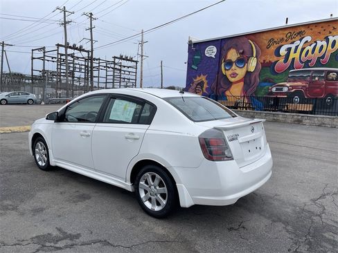 Used 2011 Nissan Sentra 2.0 SR image 3