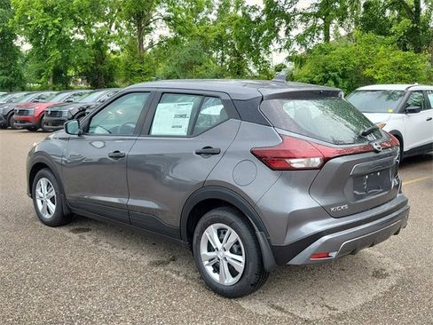 New 2025 Nissan Kicks Play S image 3
