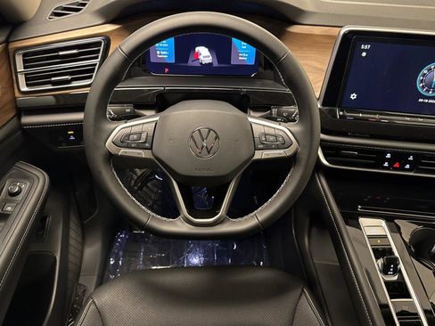 New 2026 Volkswagen Atlas SE image 13